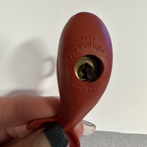 RARE whale Louis Vuitton lock and key - Picture 8 of 9
